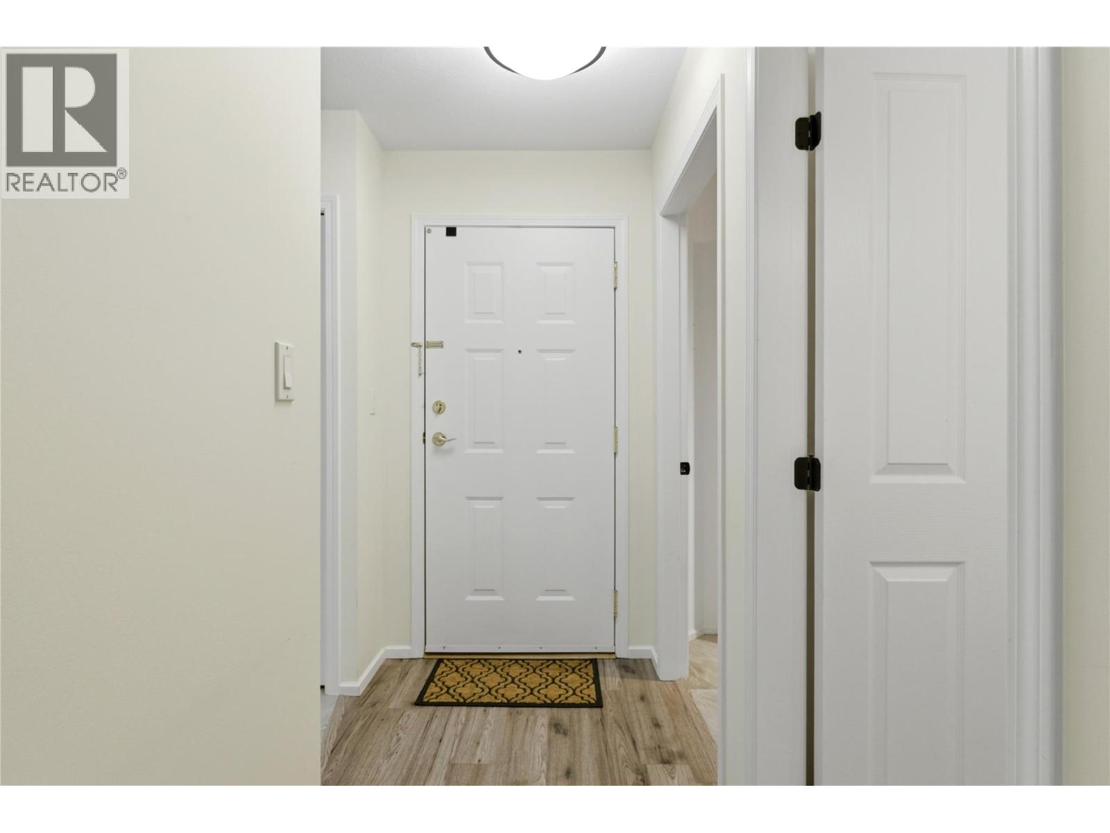 3858 Brown Road Unit# 305, West Kelowna