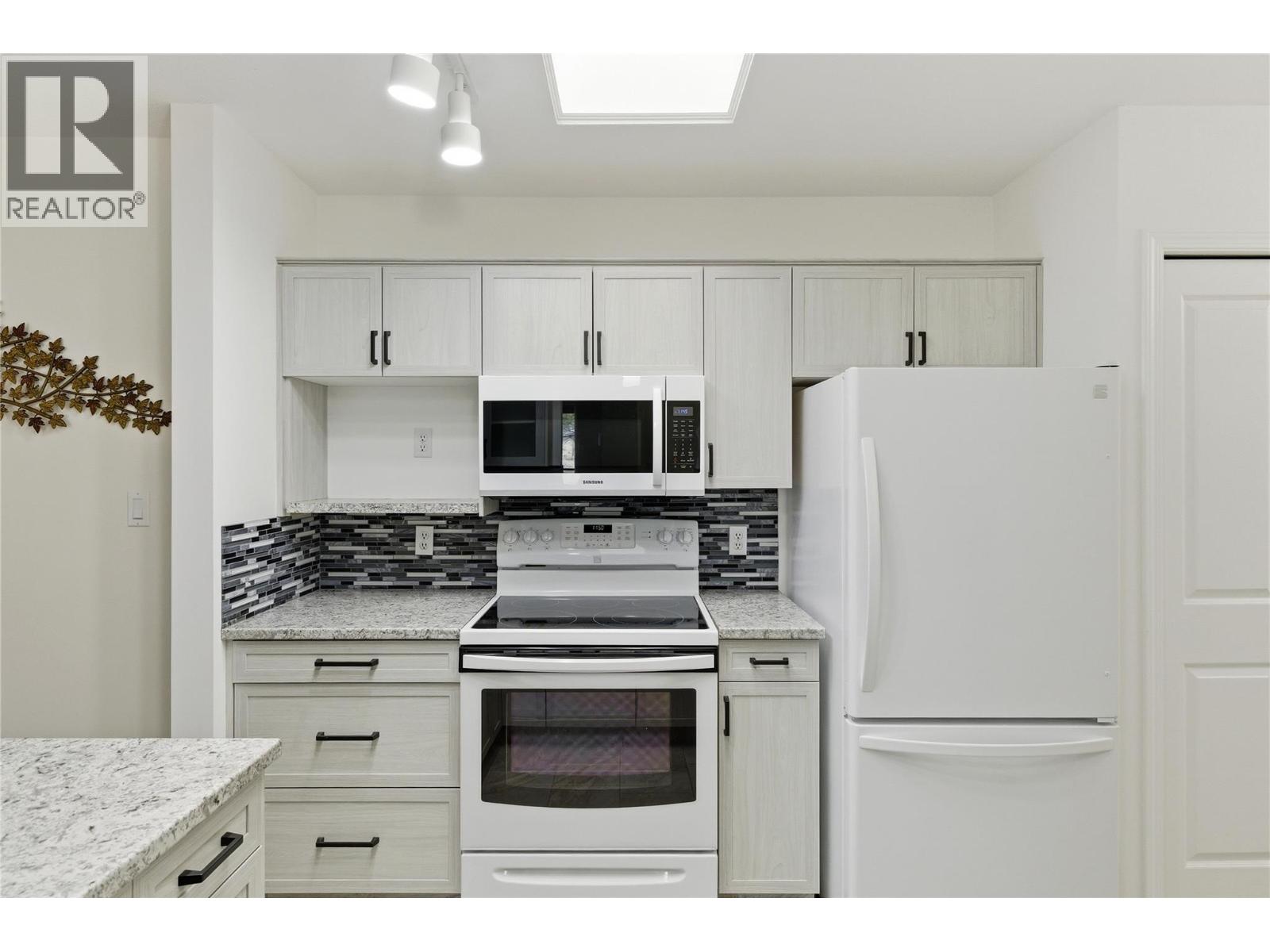 3858 Brown Road Unit# 305, West Kelowna