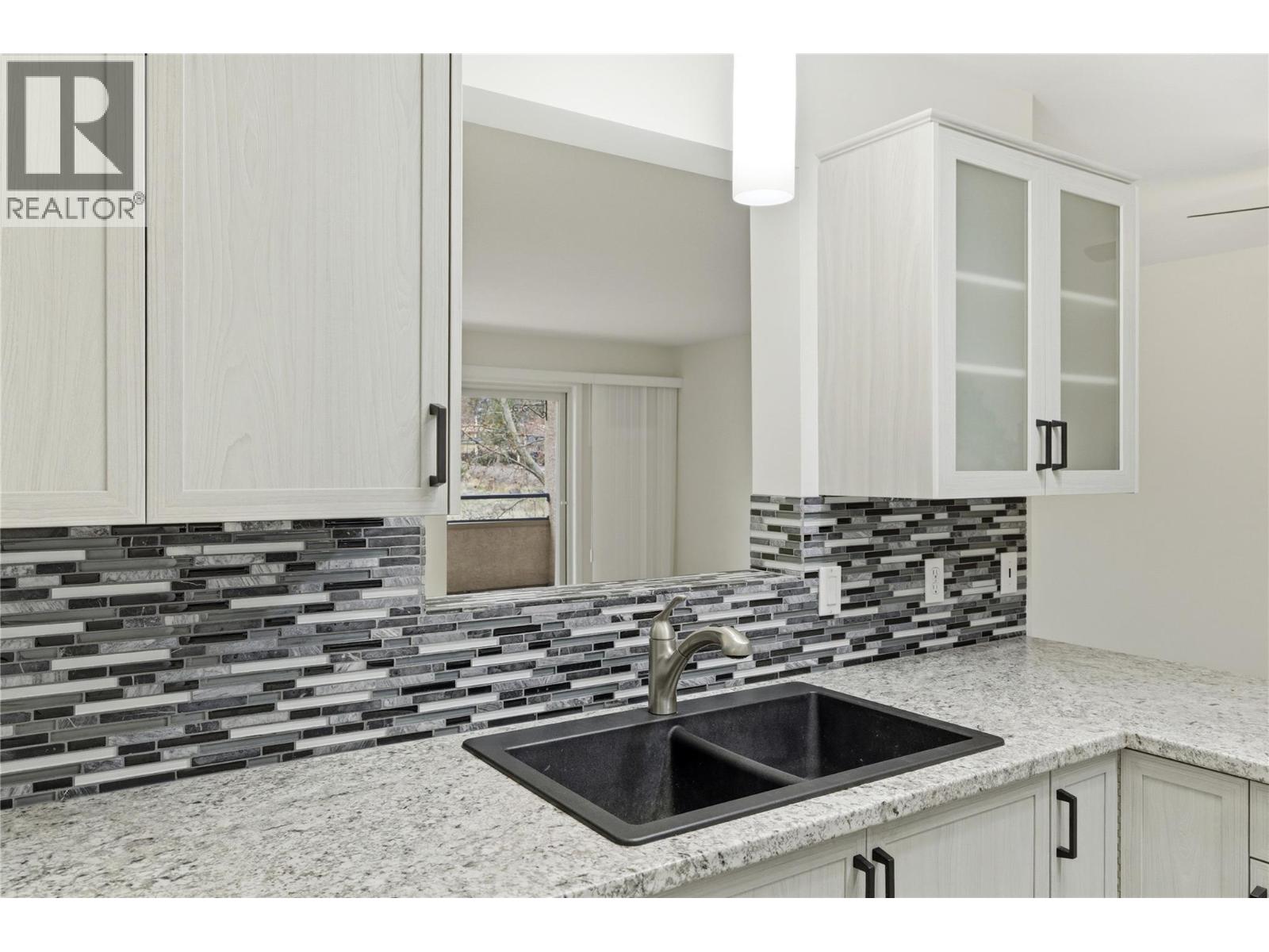 3858 Brown Road Unit# 305, West Kelowna