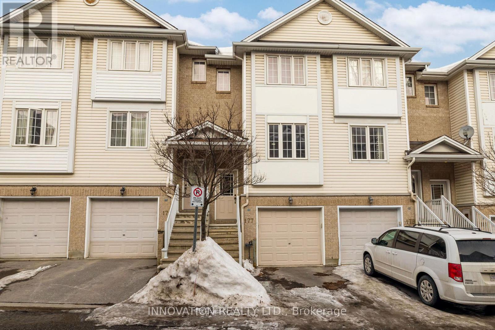 Garage parking, driveway parking & visitor parking