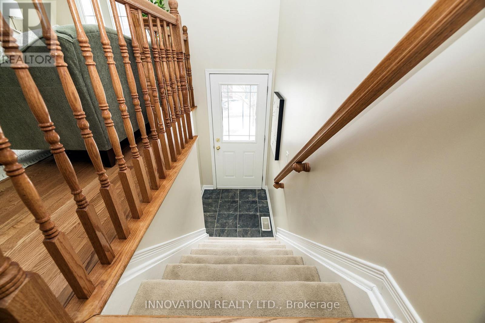 Entrance with closet at top