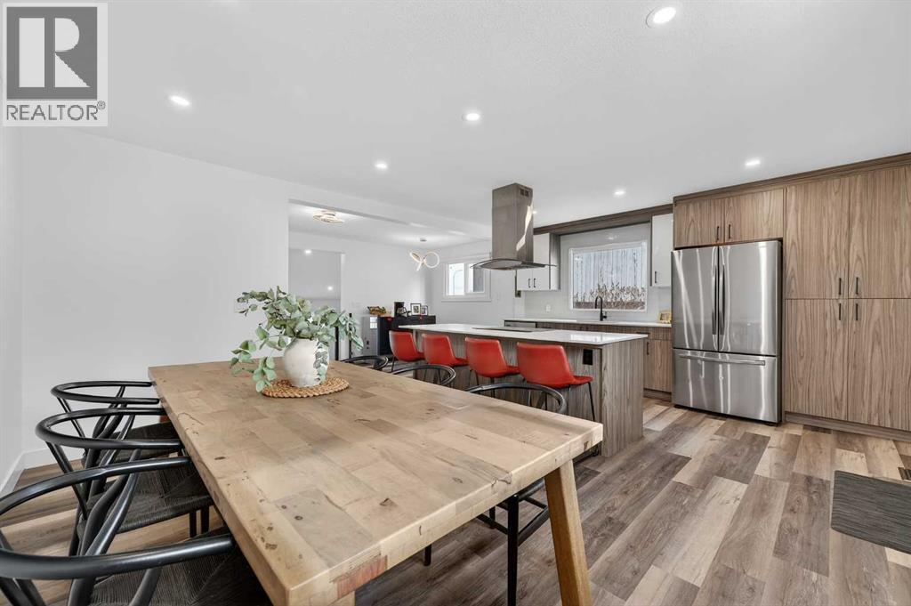 Single Family House 4 Level for Sale in   Avenue SW Shaganappi Calgary 