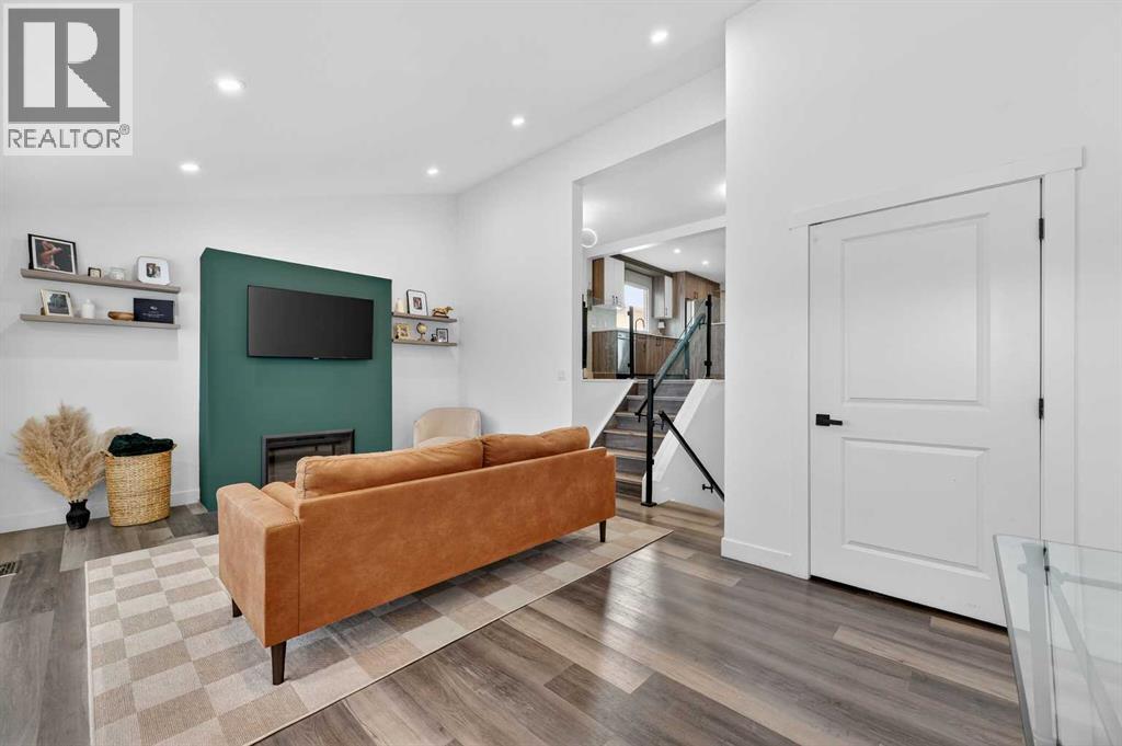 Single Family House 4 Level for Sale in   Avenue SW Shaganappi Calgary 