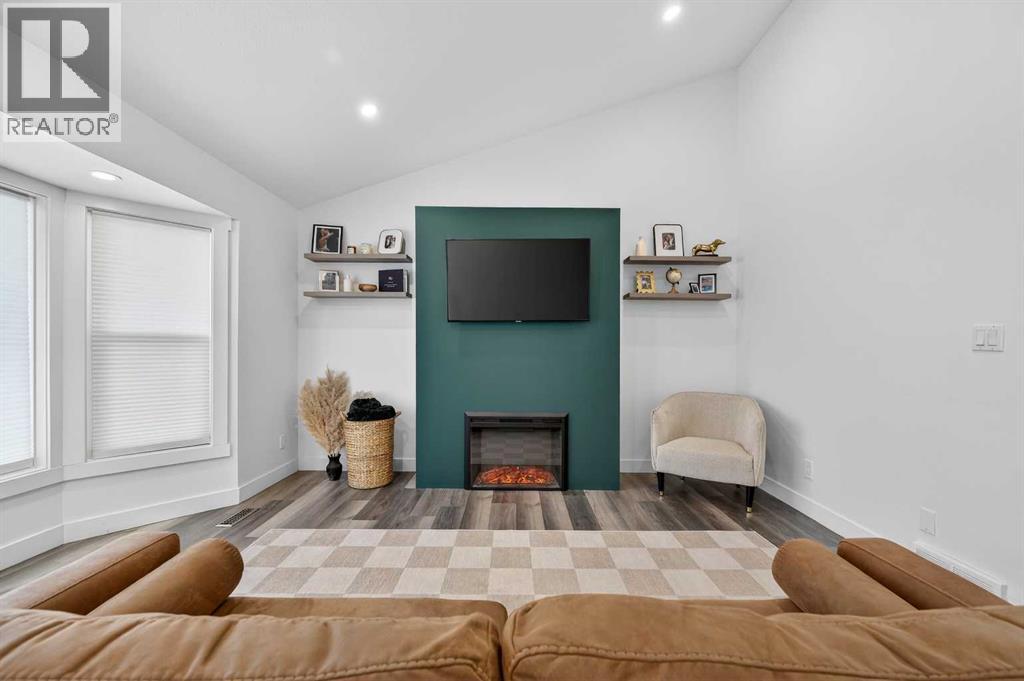 Single Family House 4 Level for Sale in   Avenue SW Shaganappi Calgary 