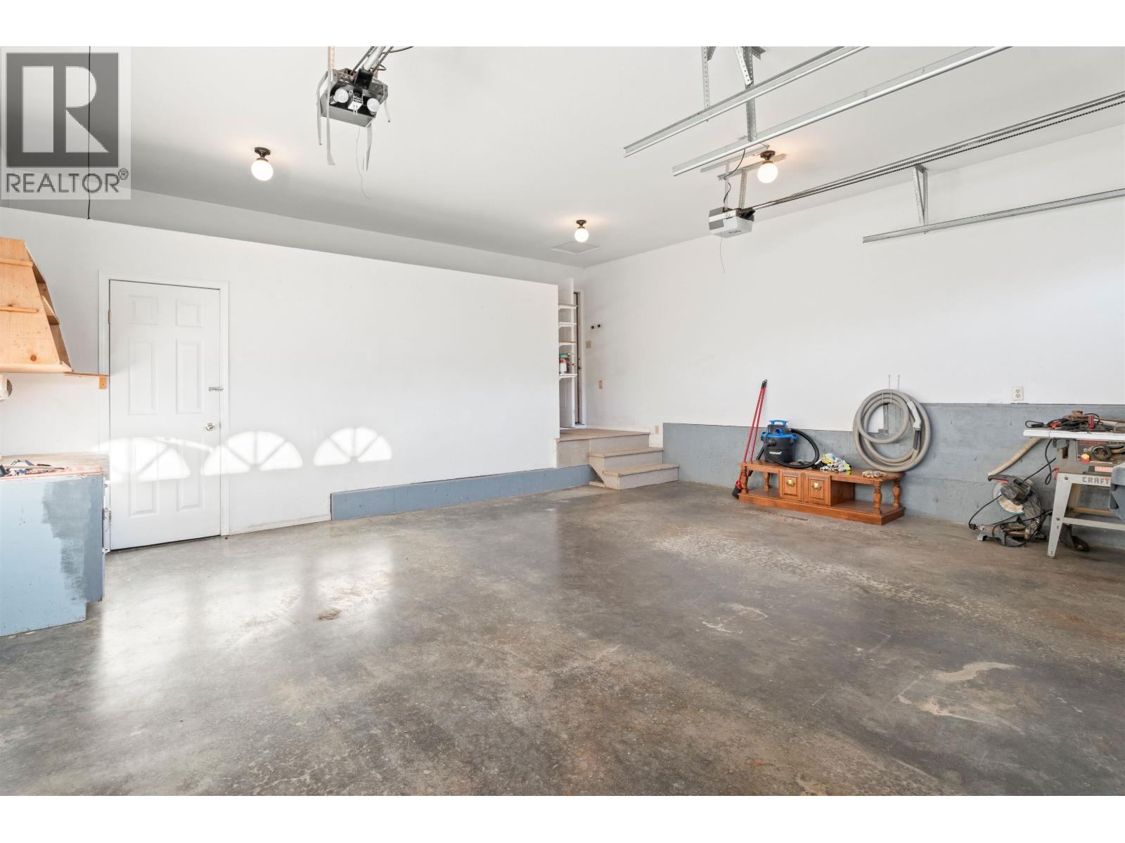 4050 BARNES DRIVE - 29