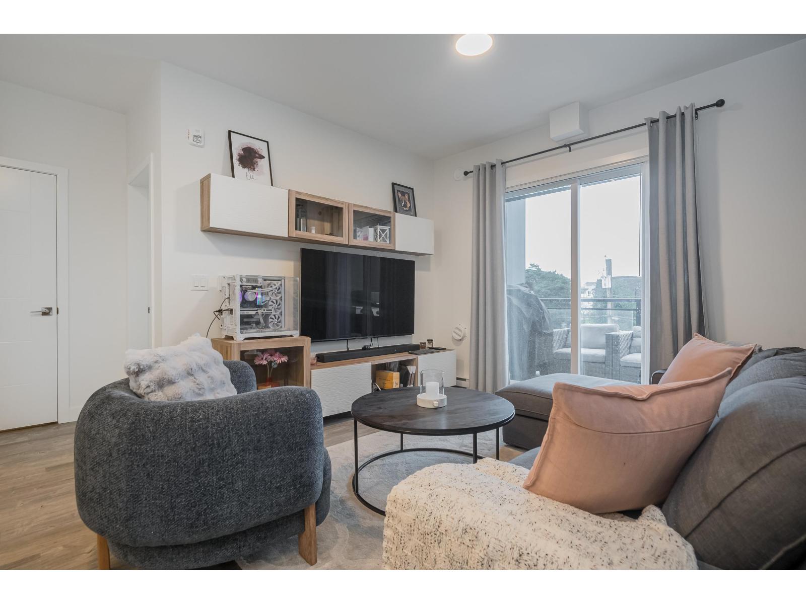 214 9450 ROBSON STREET, Chilliwack Proper West, Chilliwack