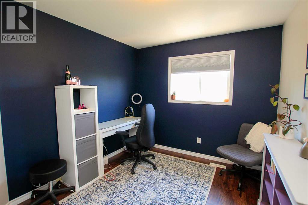 60 Arnold Close, Red Deer