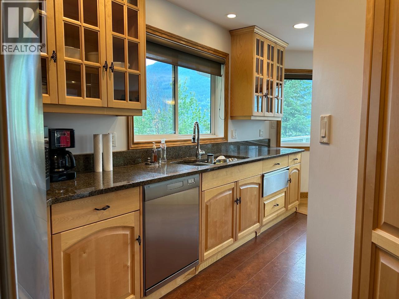 245 Rainbow Ridge Road, Procter