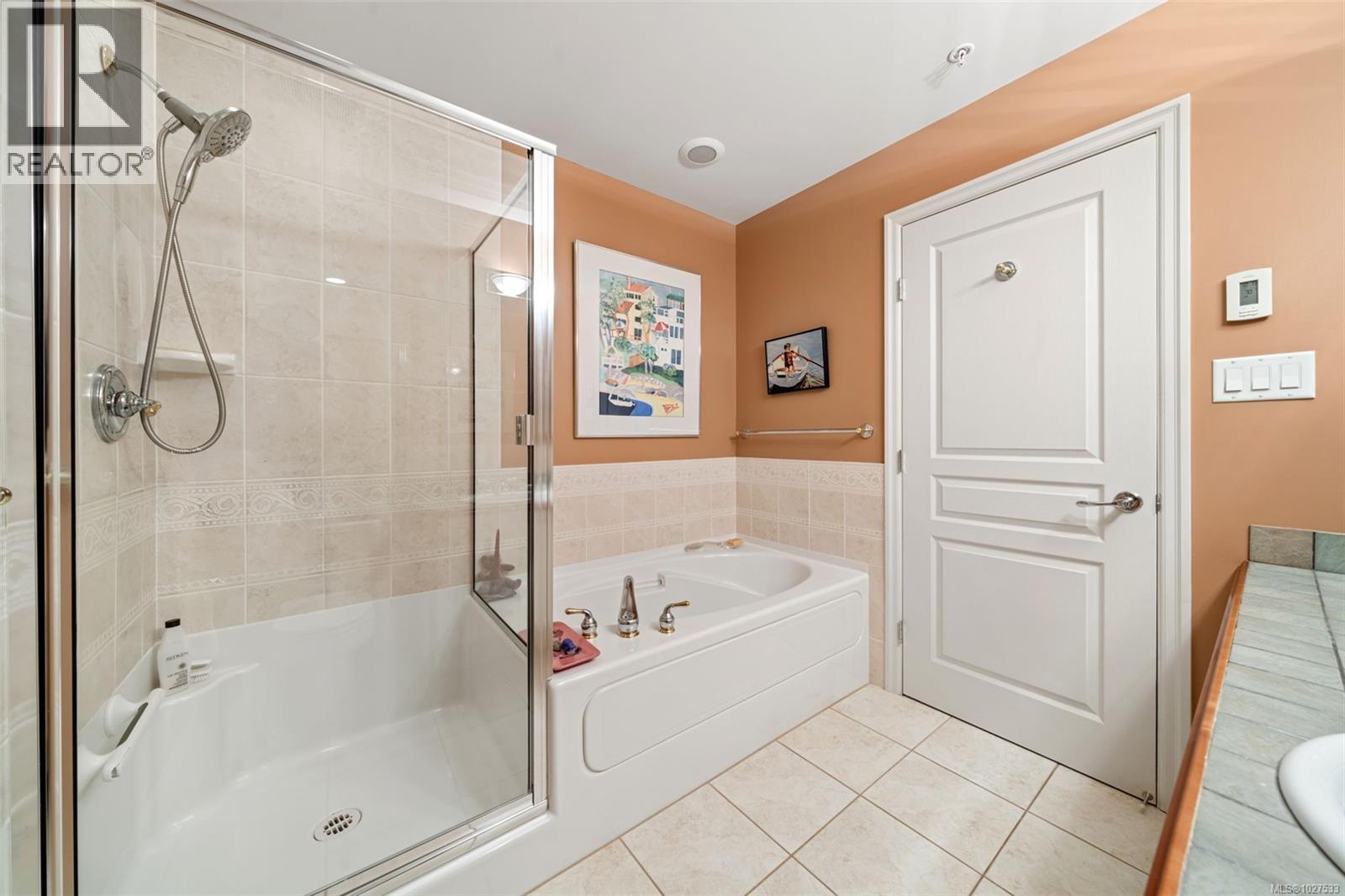 #628 21 DALLAS RD - 13