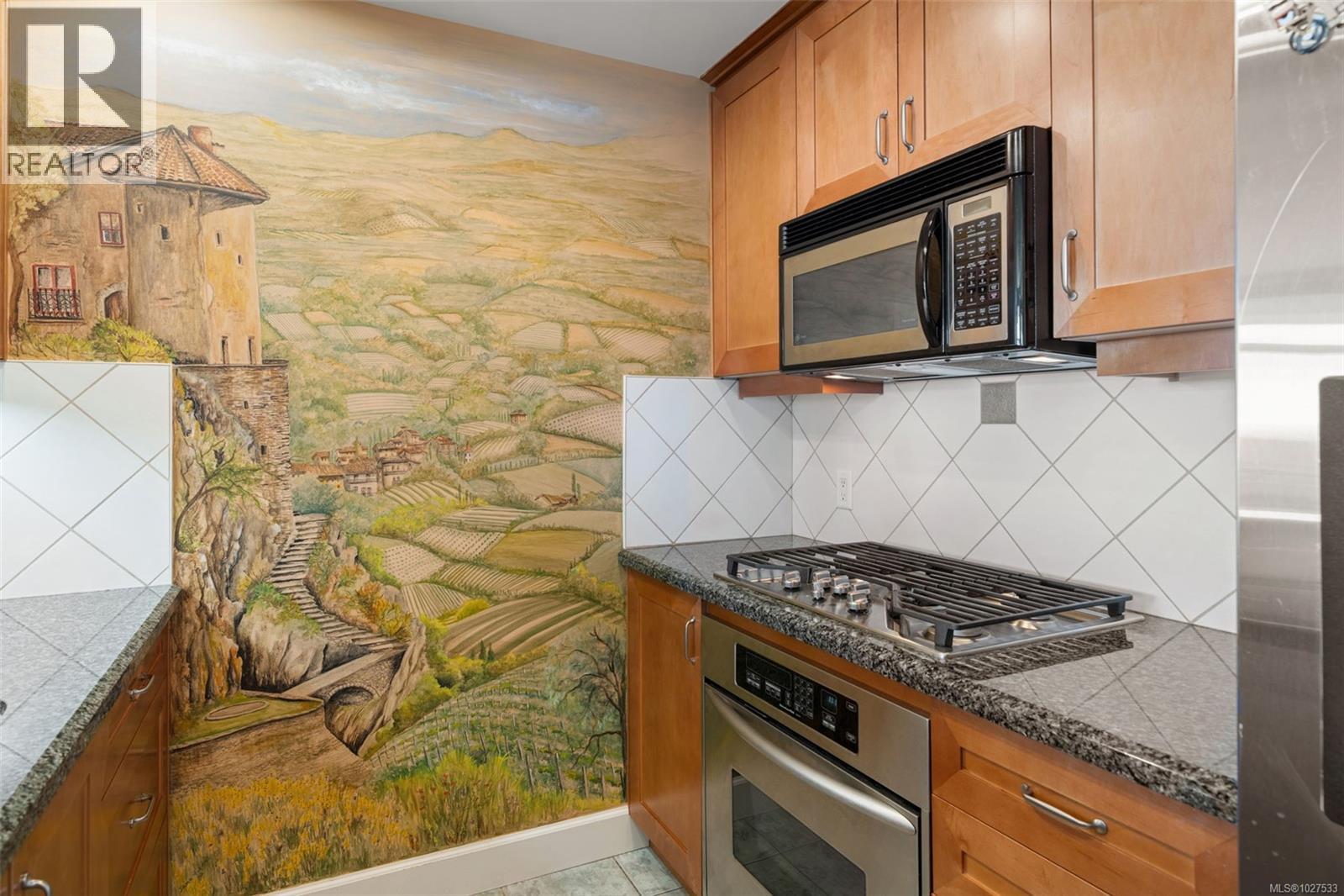 #628 21 DALLAS RD - 9