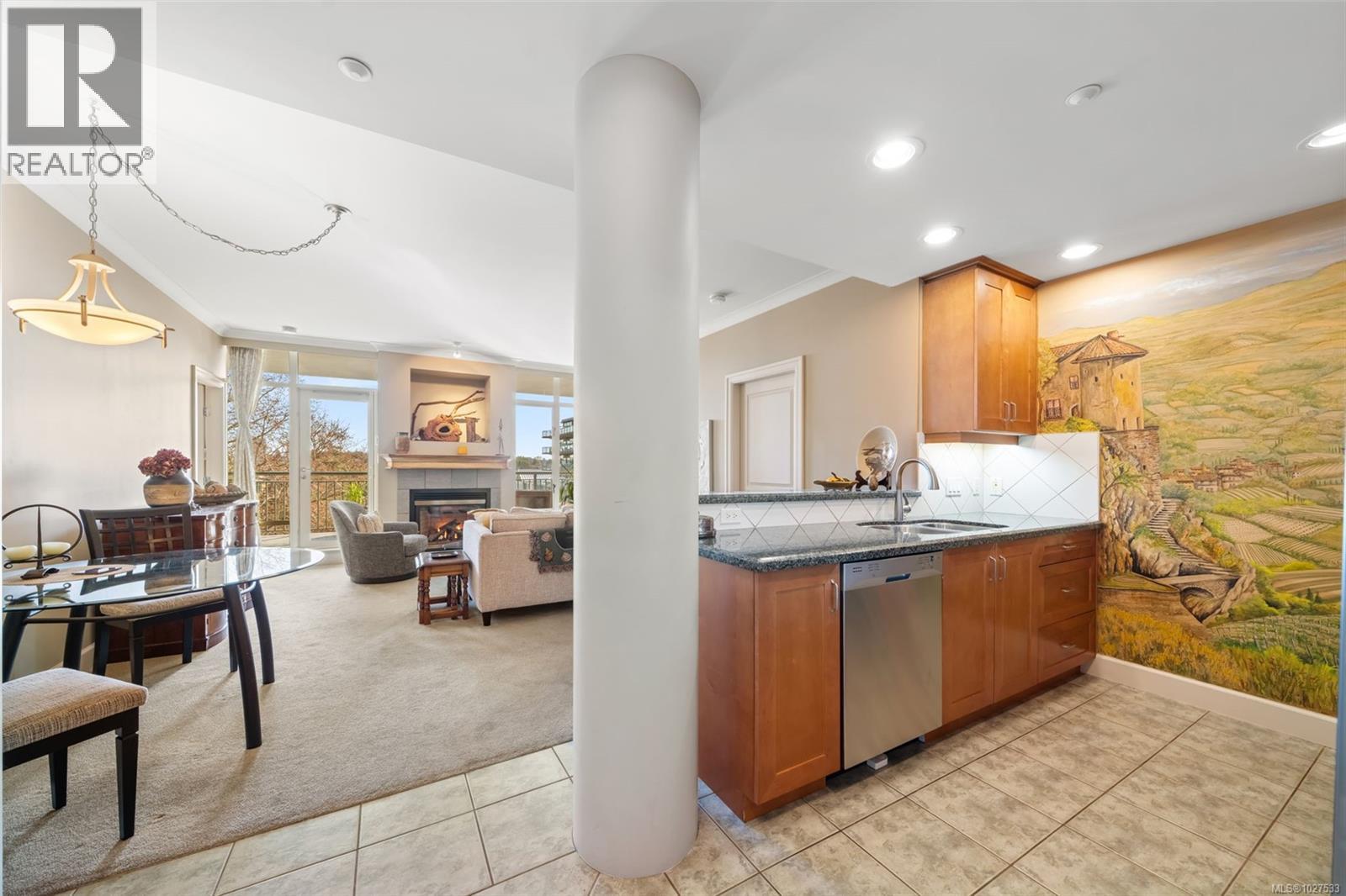 #628 21 DALLAS RD - 6