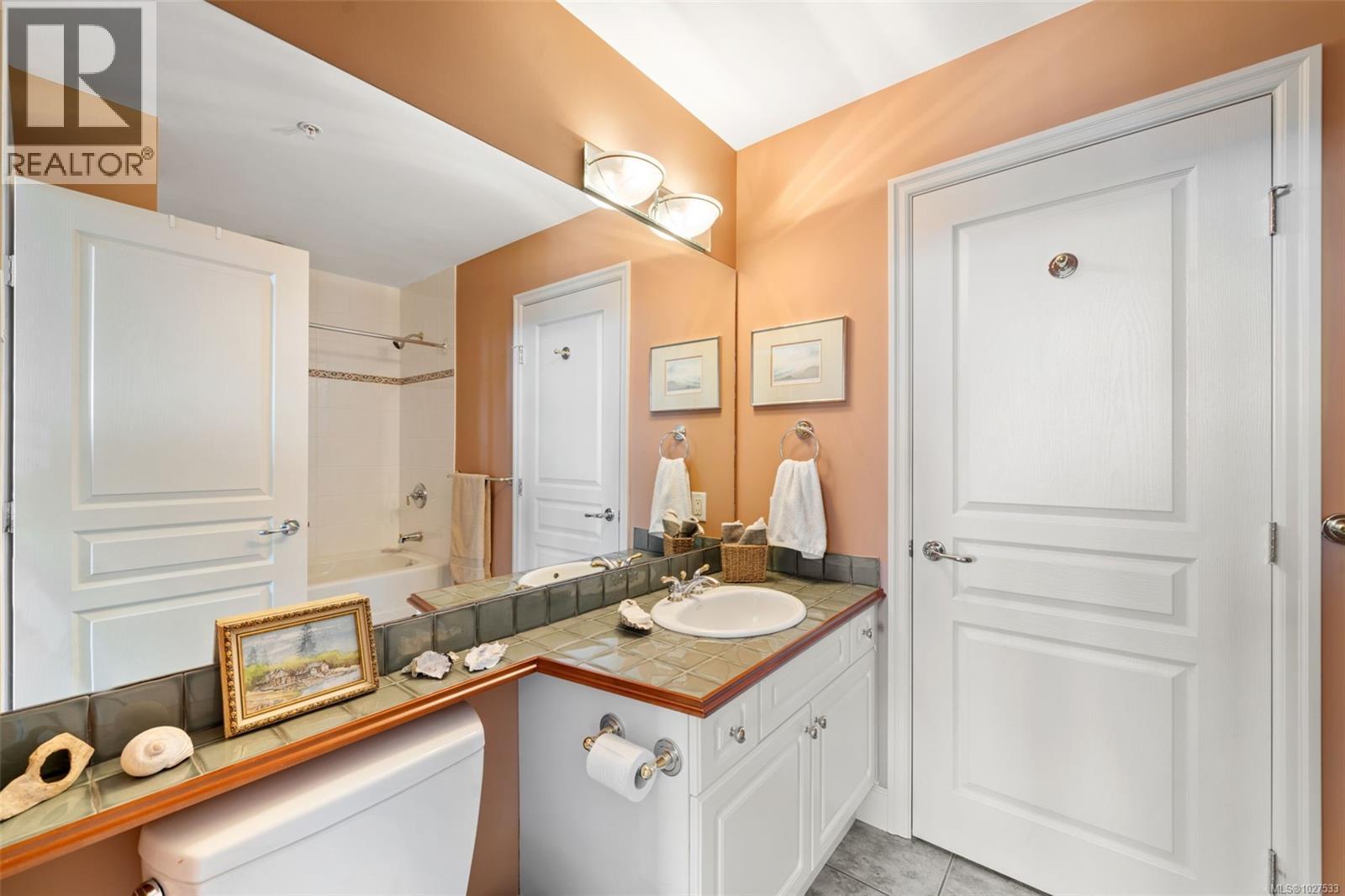 #628 21 DALLAS RD - 17