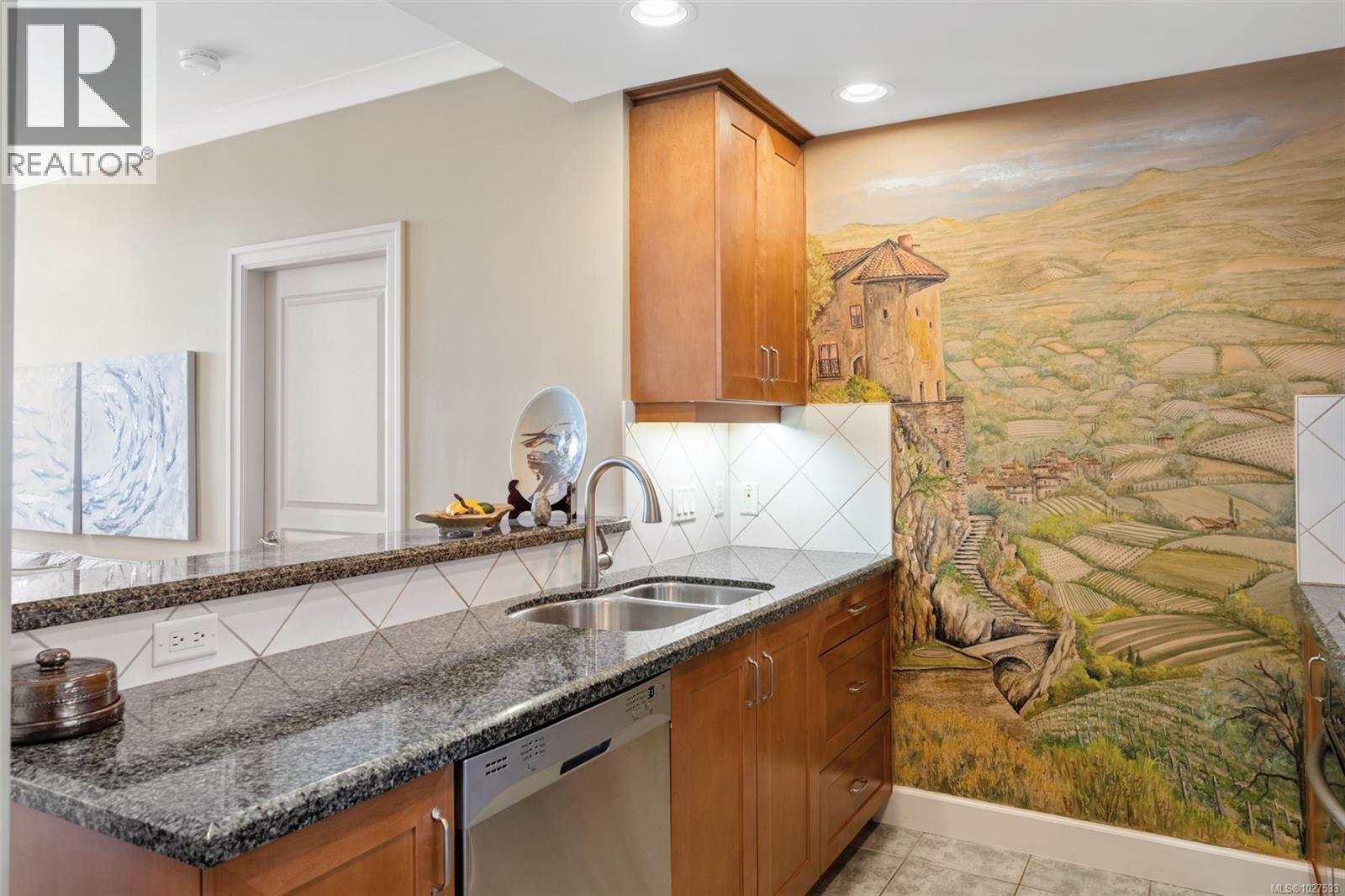 #628 21 DALLAS RD - 8