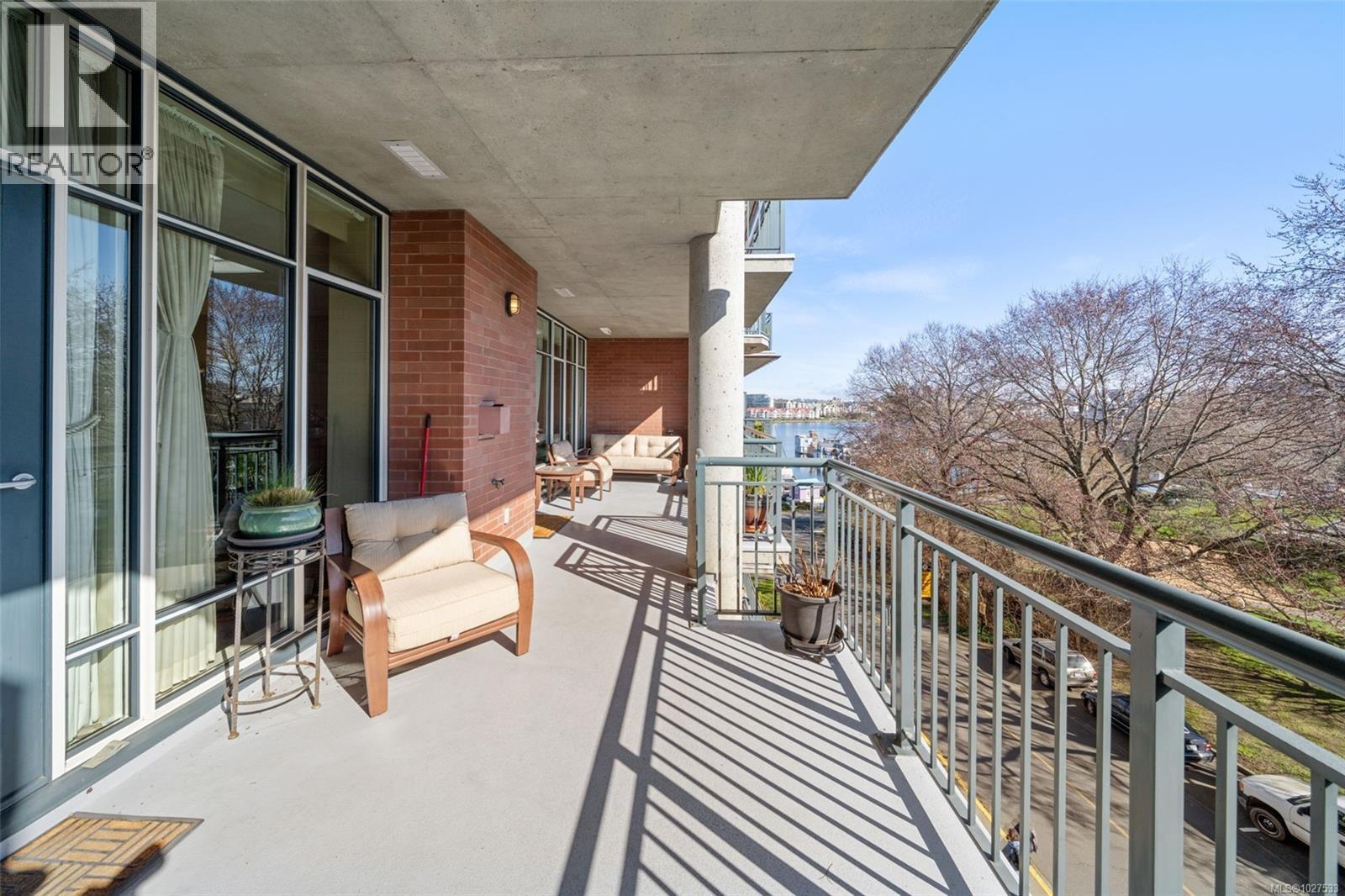 #628 21 DALLAS RD - 19