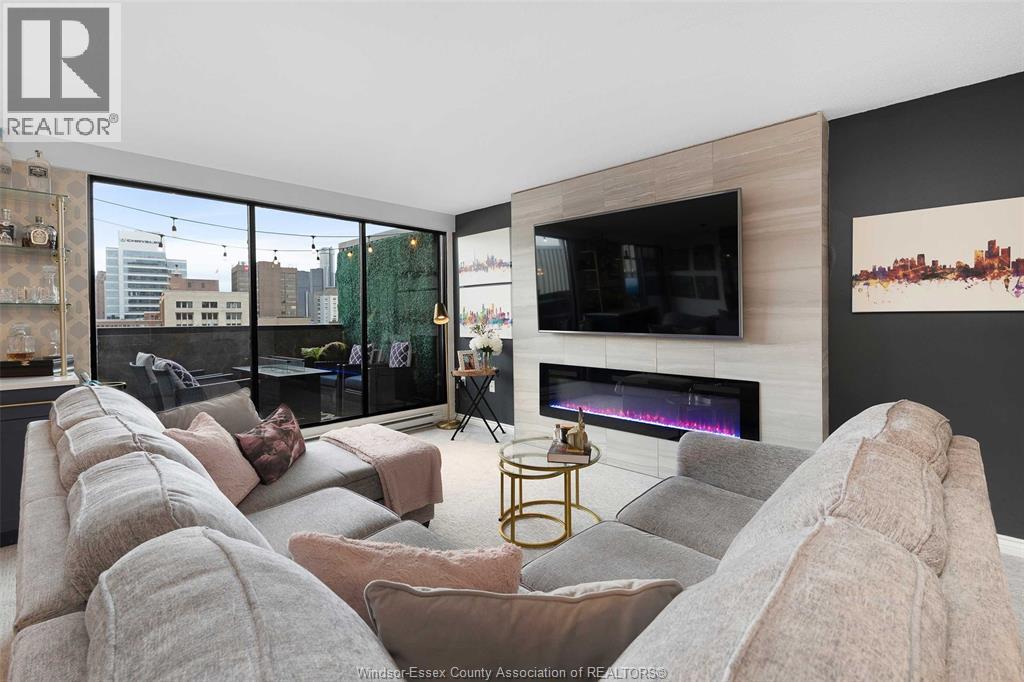 #708 380 PELISSIER STREET - 13
