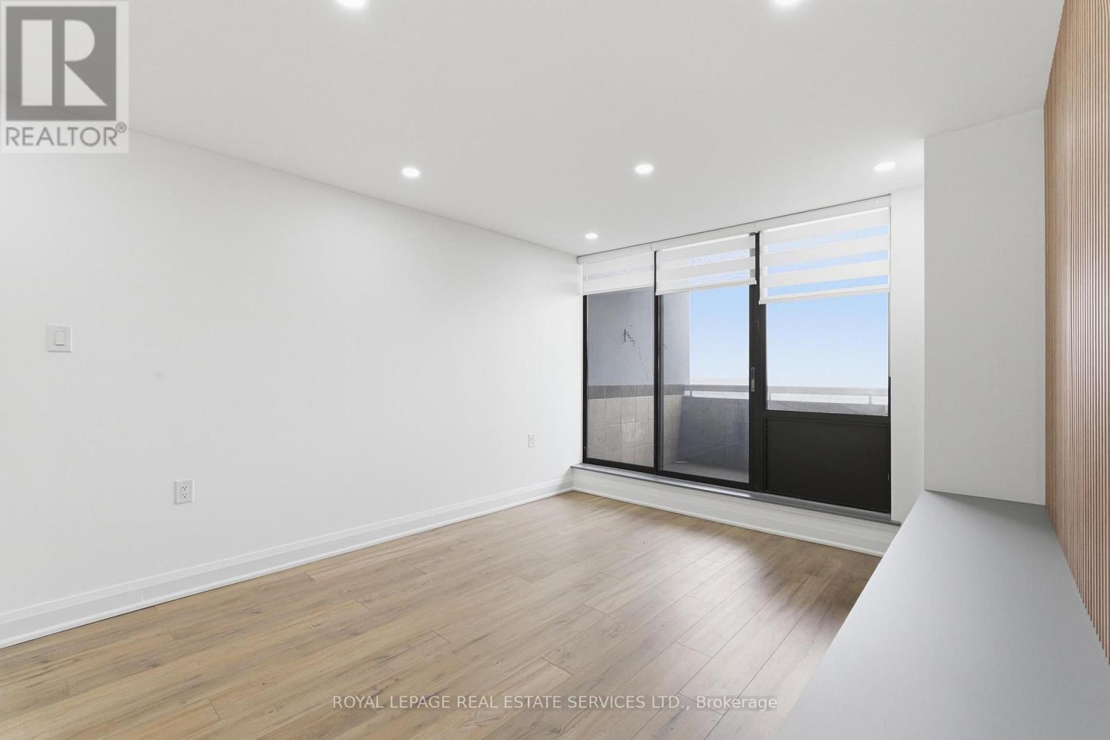 #2605 18 KNIGHTSBRIDGE ROAD - 11