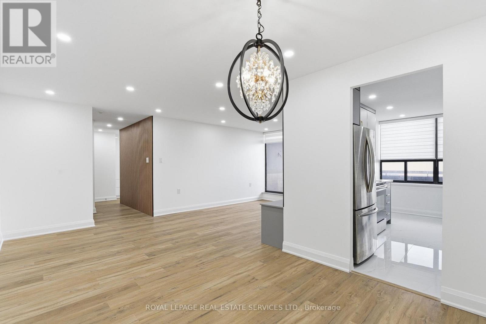 #2605 18 KNIGHTSBRIDGE ROAD - 16