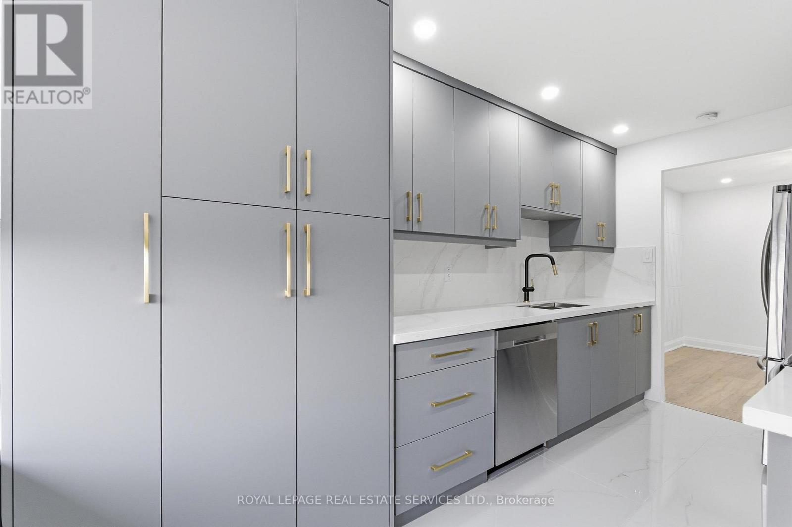#2605 18 KNIGHTSBRIDGE ROAD - 20