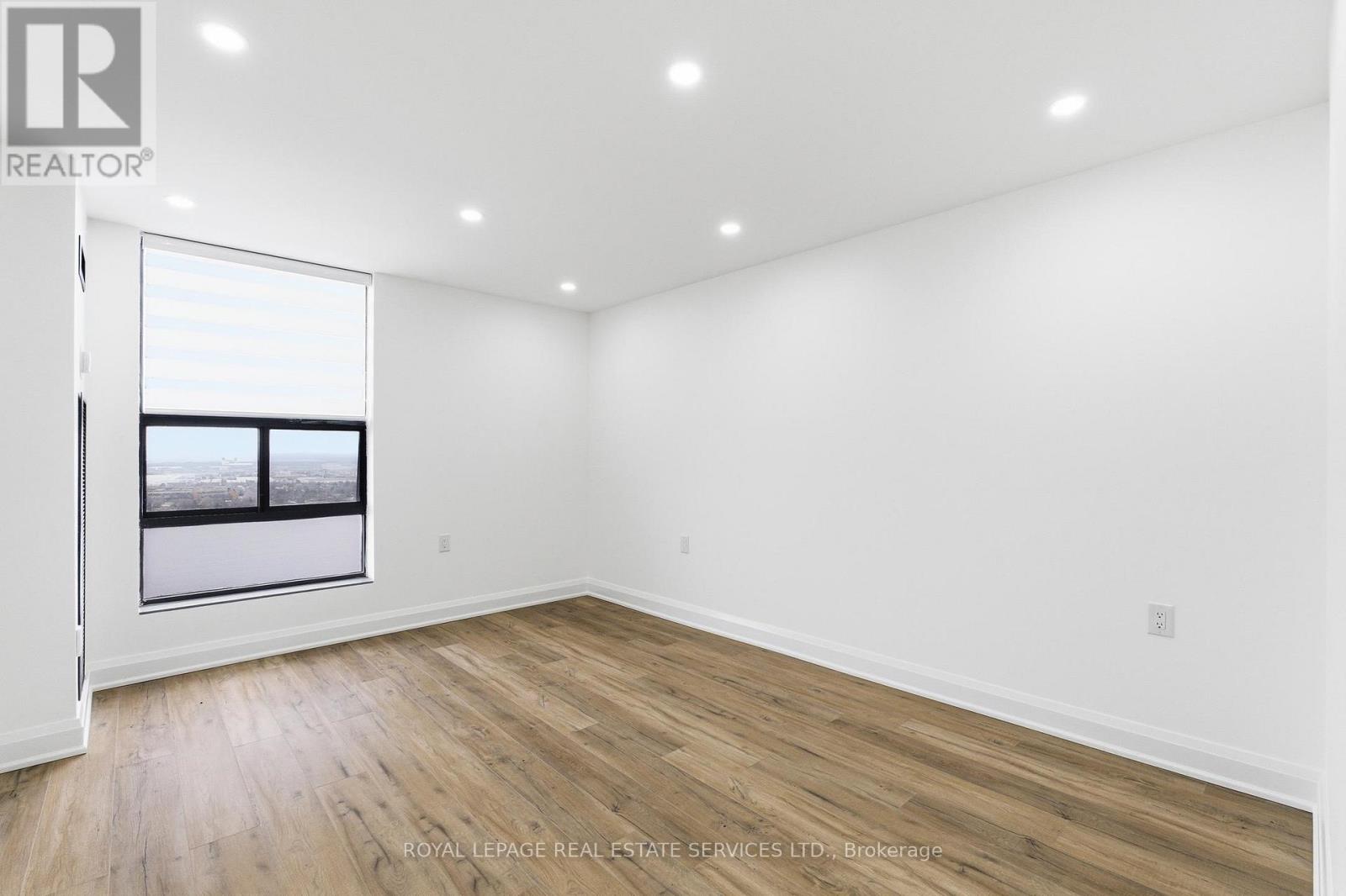 #2605 18 KNIGHTSBRIDGE ROAD - 25