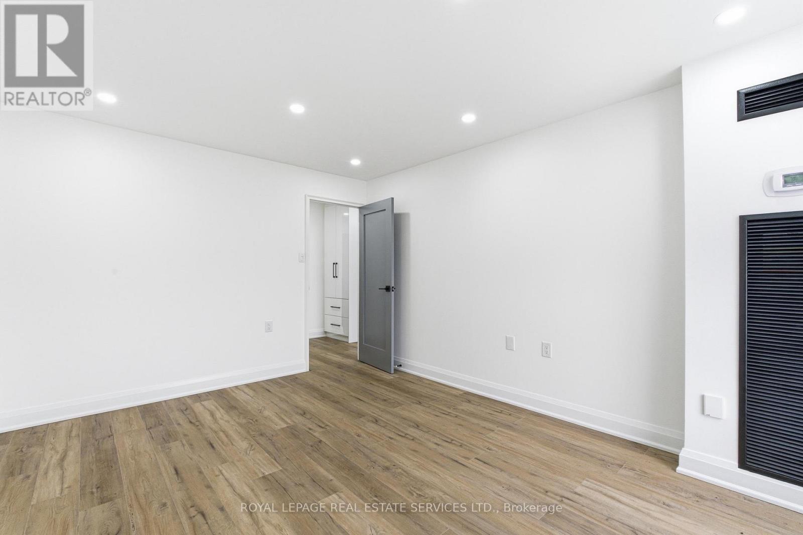 #2605 18 KNIGHTSBRIDGE ROAD - 26