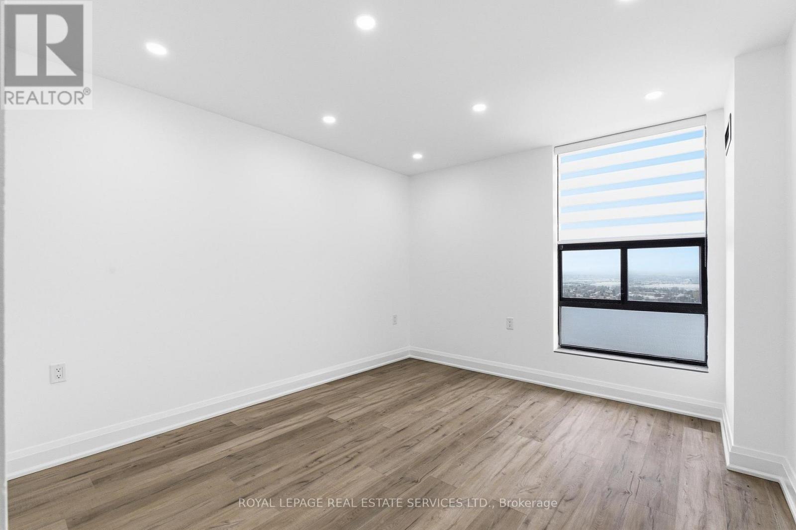 #2605 18 KNIGHTSBRIDGE ROAD - 27