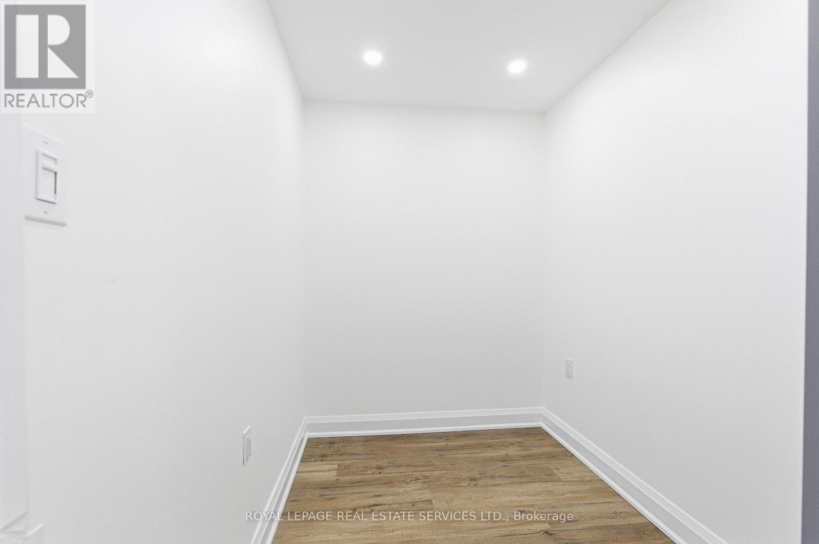 #2605 18 KNIGHTSBRIDGE ROAD - 29