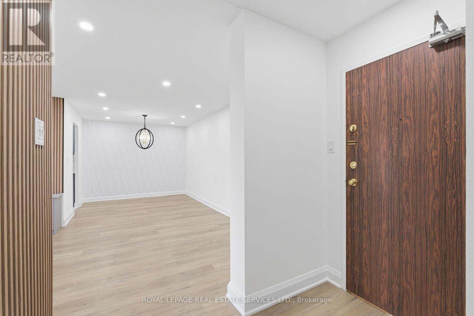 #2605 18 KNIGHTSBRIDGE ROAD - 5