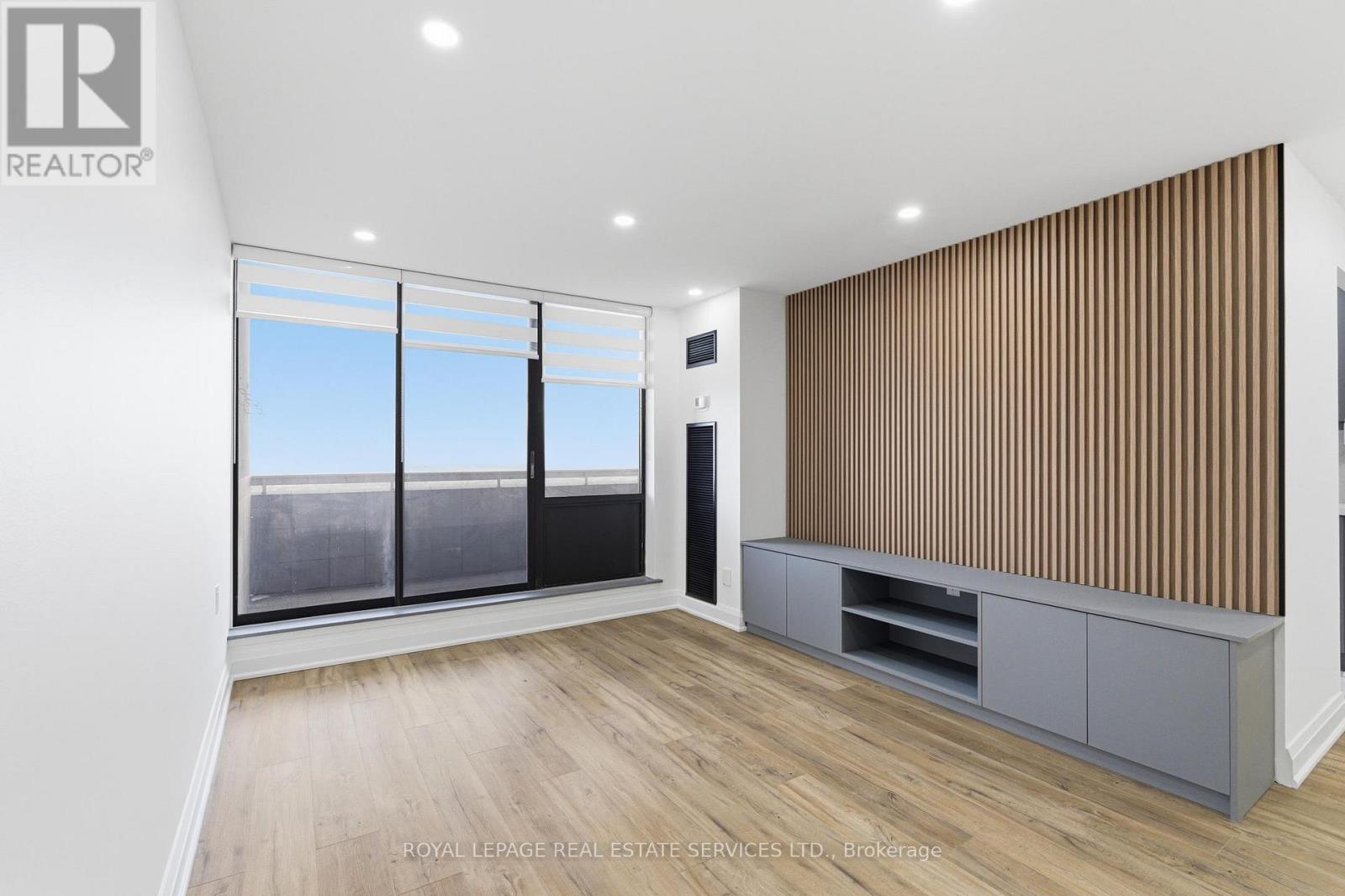 #2605 18 KNIGHTSBRIDGE ROAD - 8