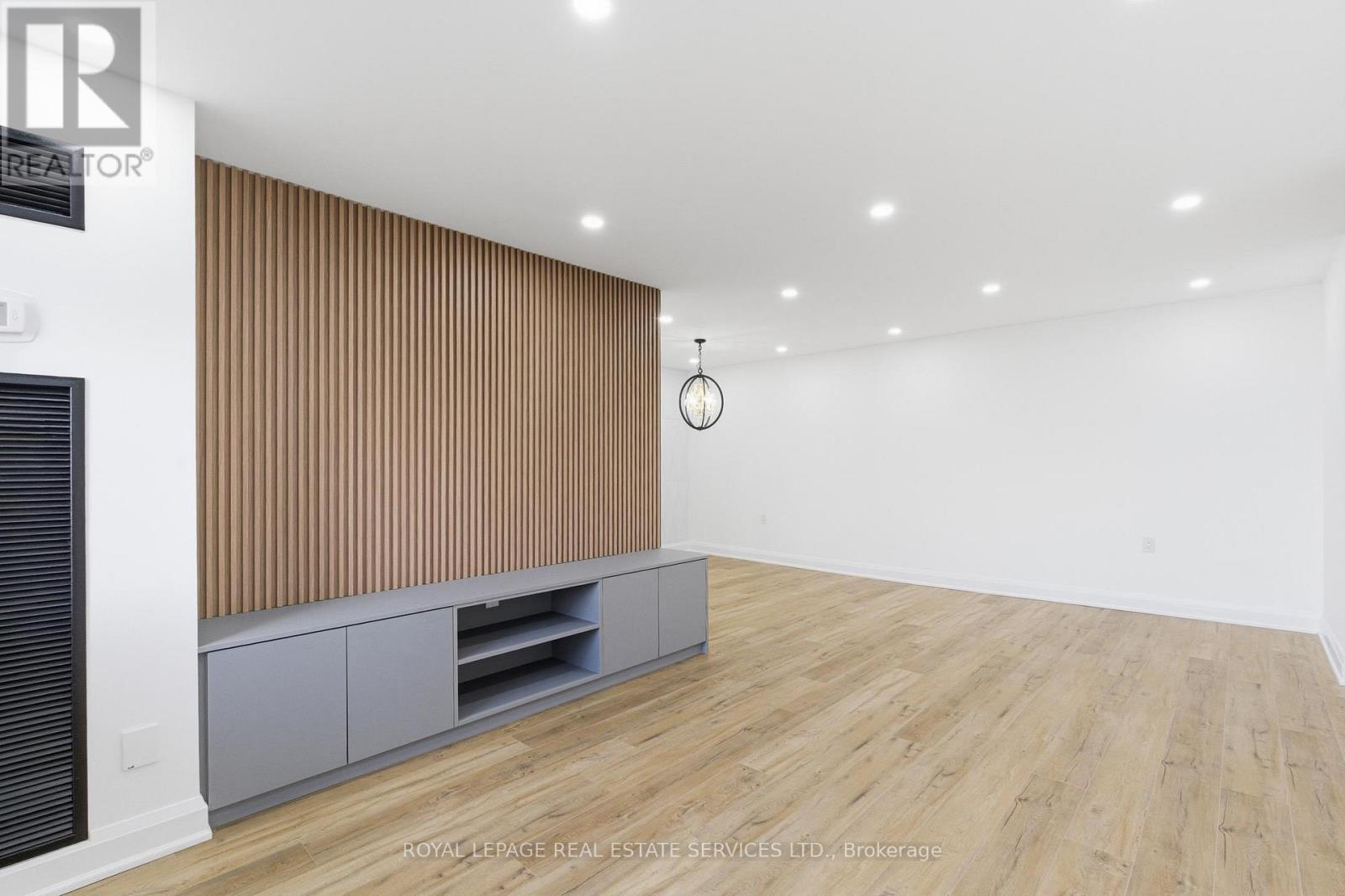 #2605 18 KNIGHTSBRIDGE ROAD - 9