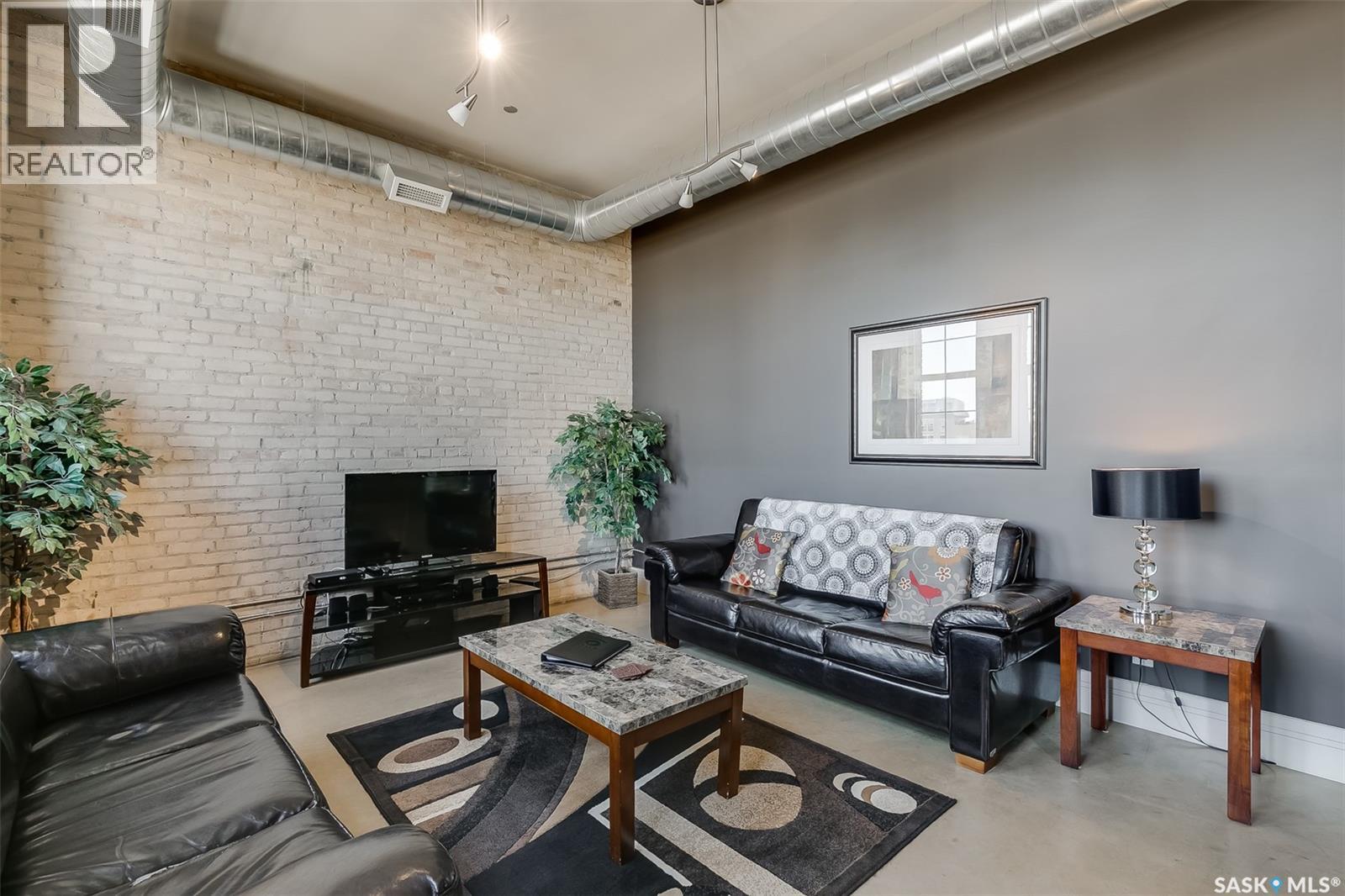 #401 73 24TH STREET E - 15