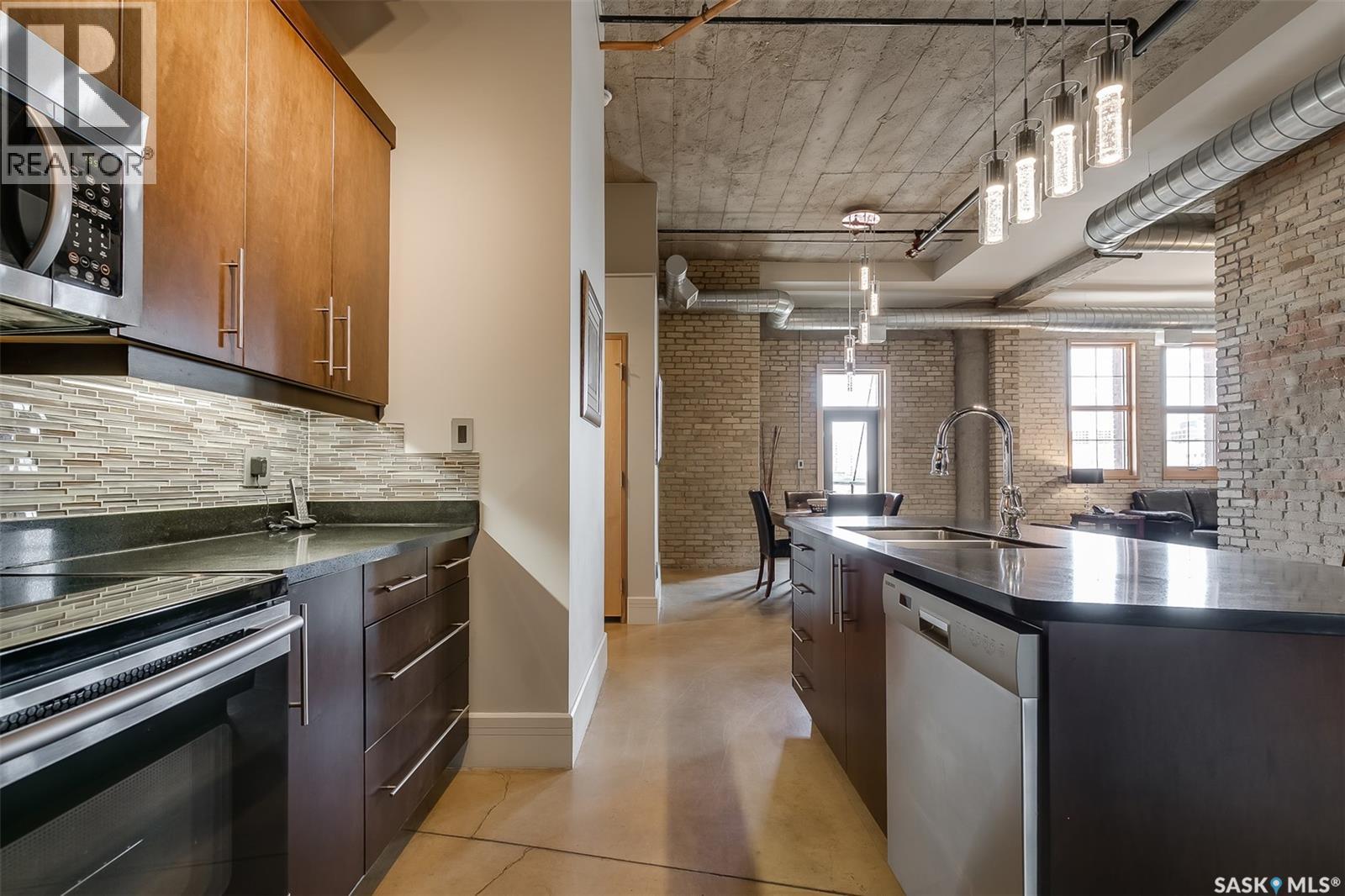 #401 73 24TH STREET E - 5
