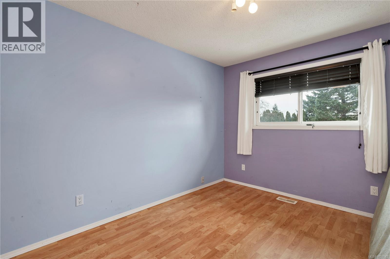 400 Englewood Dr - 10