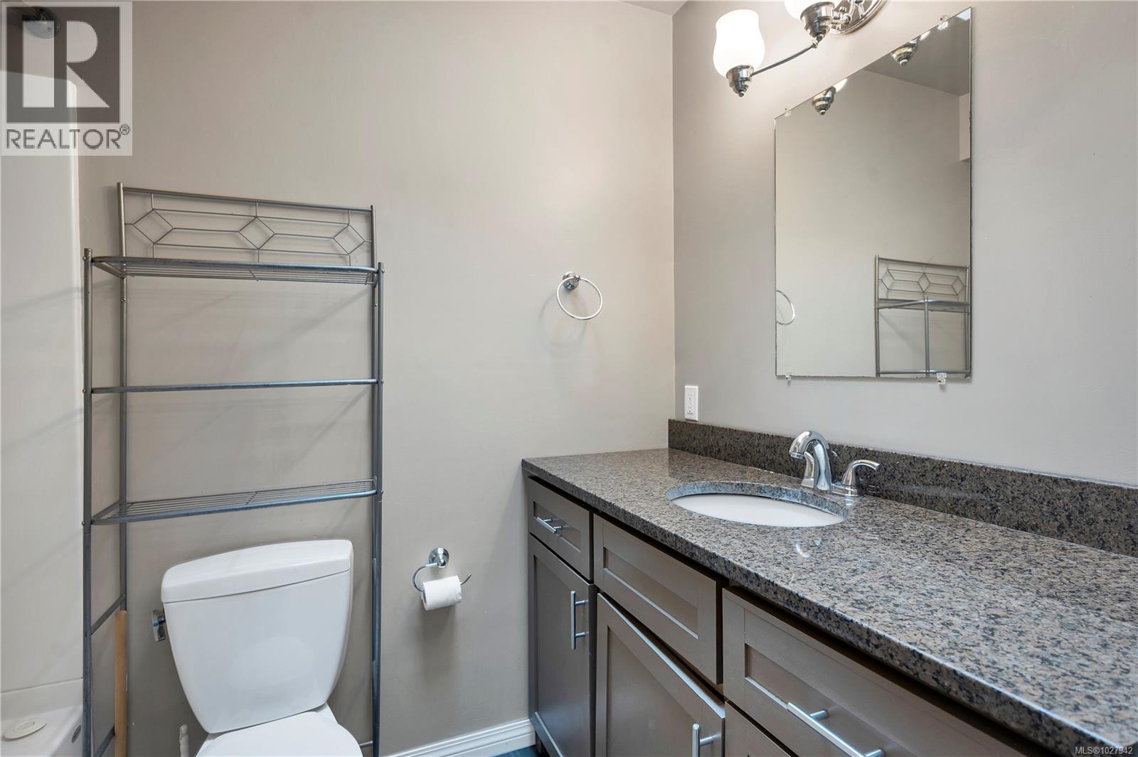 400 Englewood Dr, Port McNeill