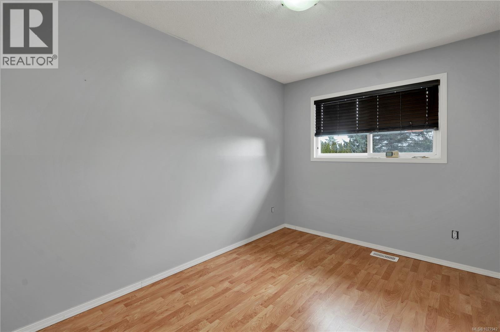 400 Englewood Dr - 12