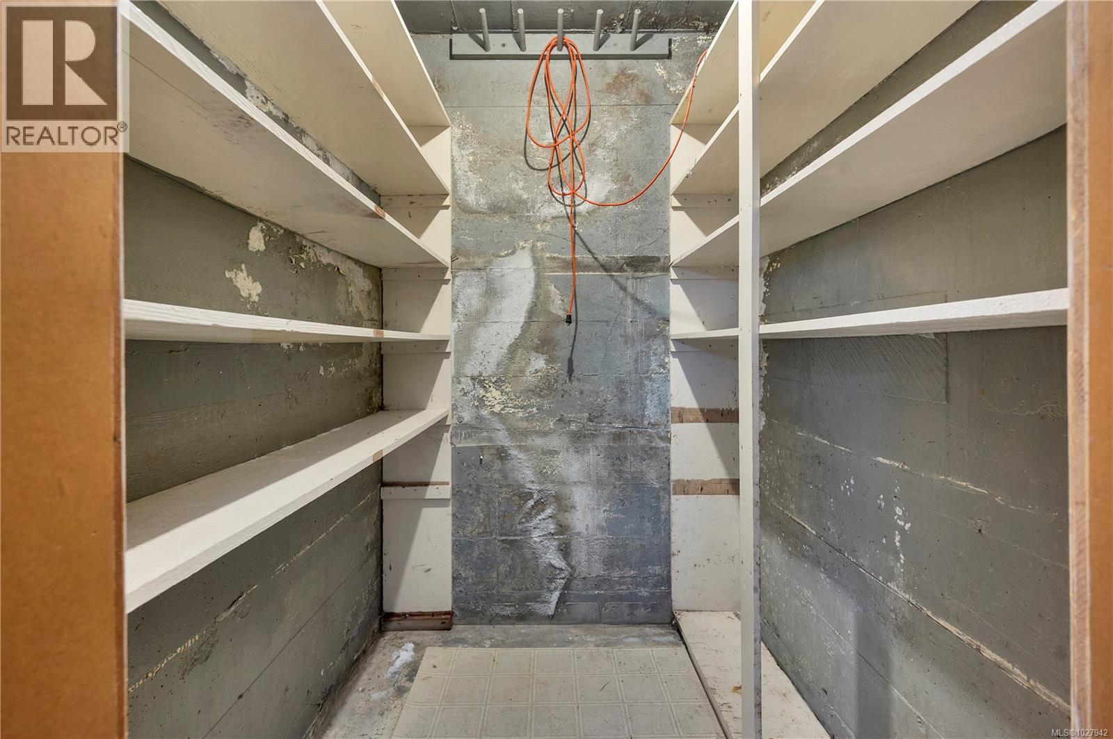 400 Englewood Dr - 18