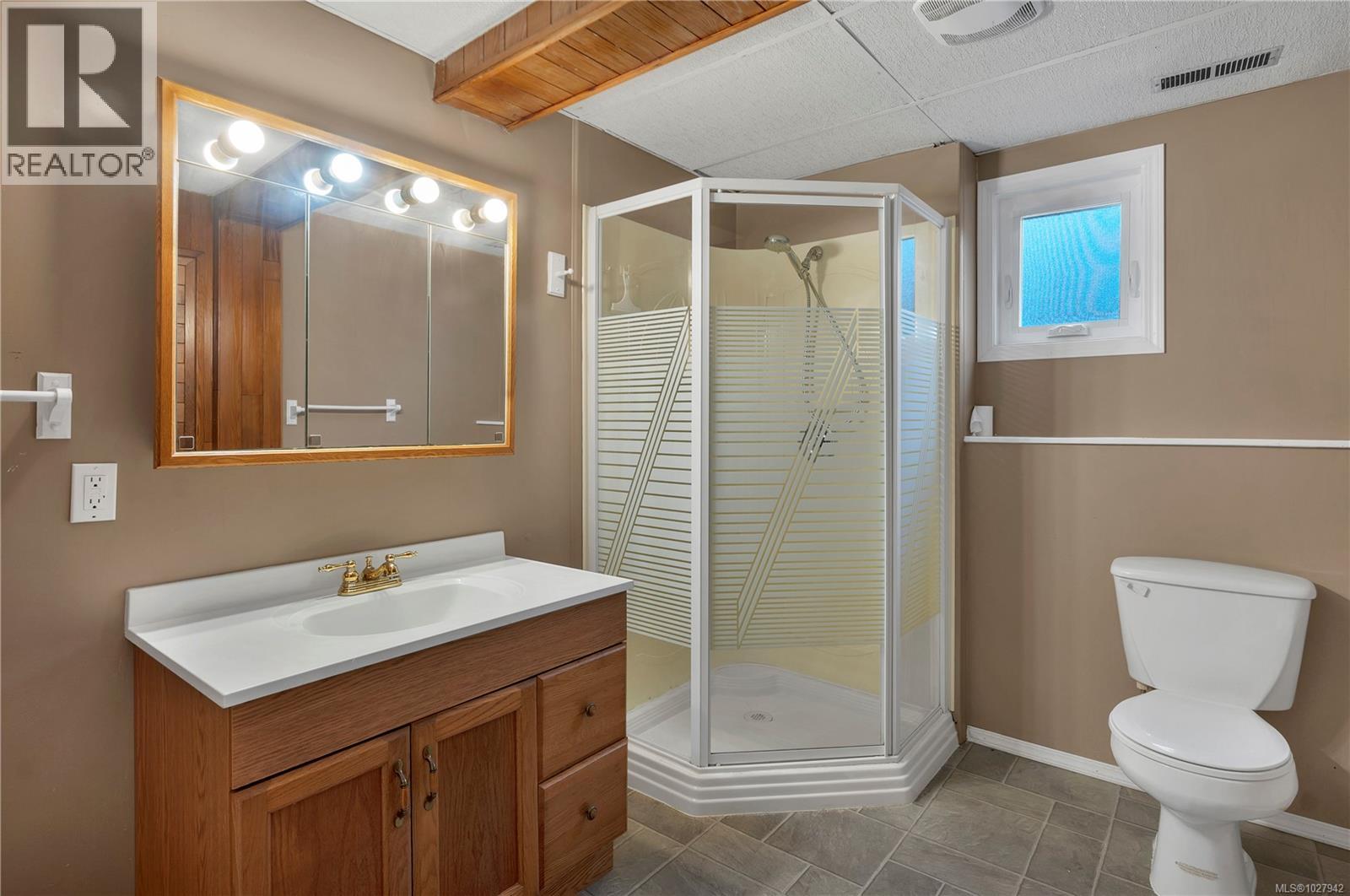 400 Englewood Dr, Port McNeill