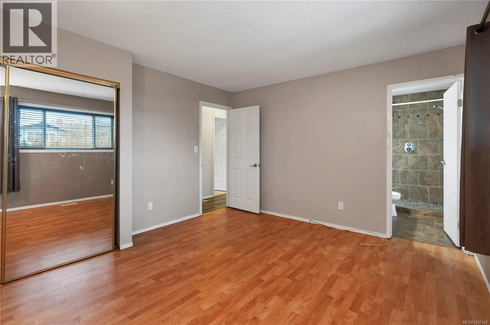 400 Englewood Dr - 8
