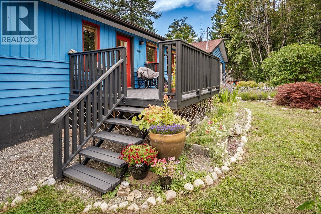 6051 PINE RIDGE Road, Kaslo