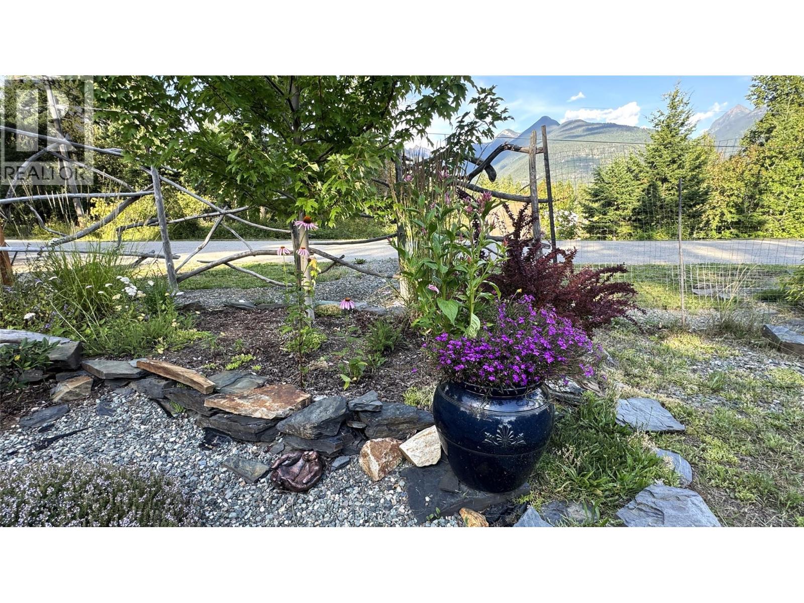 6051 PINE RIDGE Road, Kaslo