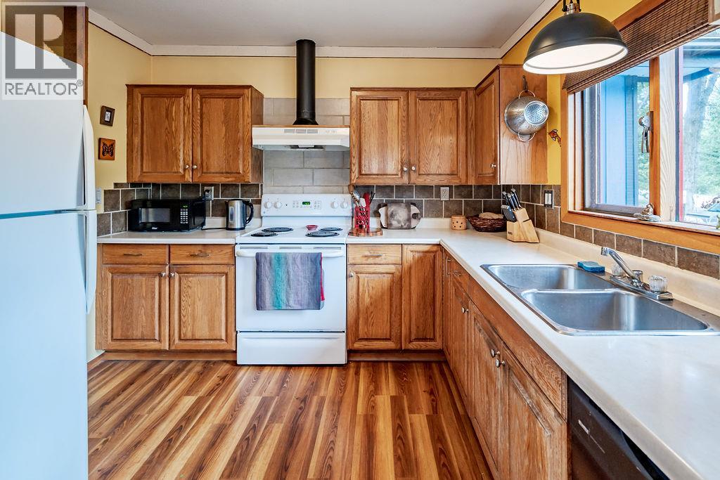 6051 PINE RIDGE Road, Kaslo