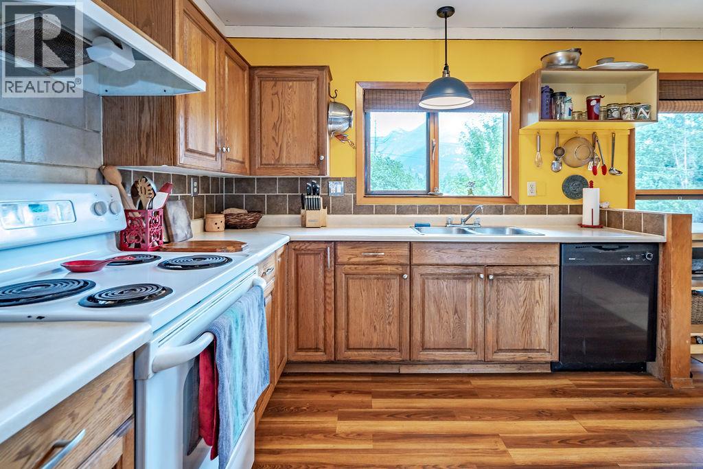6051 PINE RIDGE Road, Kaslo