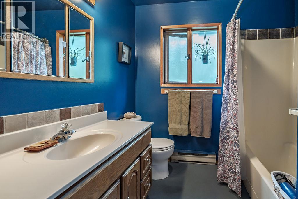 6051 PINE RIDGE Road, Kaslo