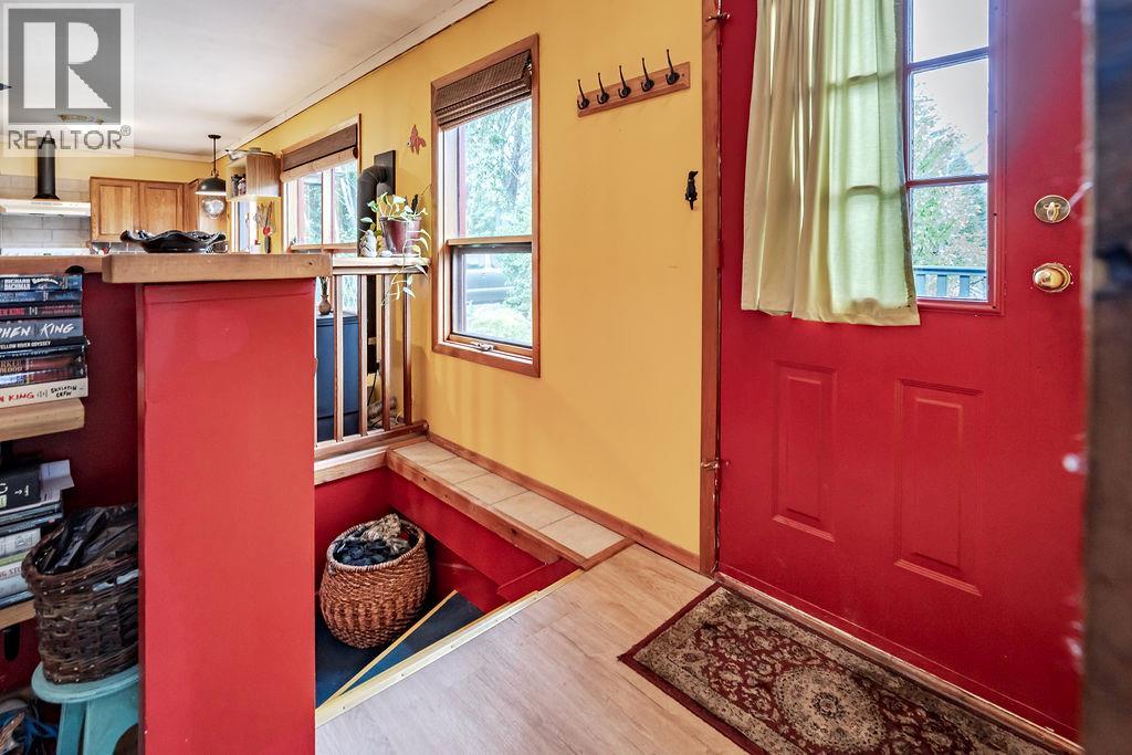 6051 PINE RIDGE Road, Kaslo