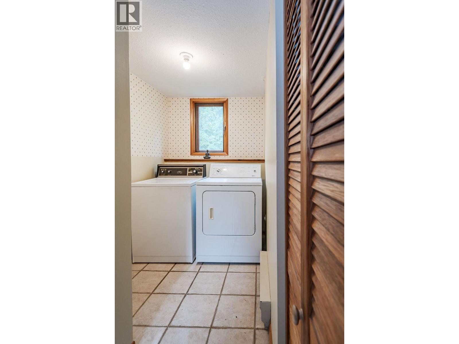 6051 PINE RIDGE Road, Kaslo
