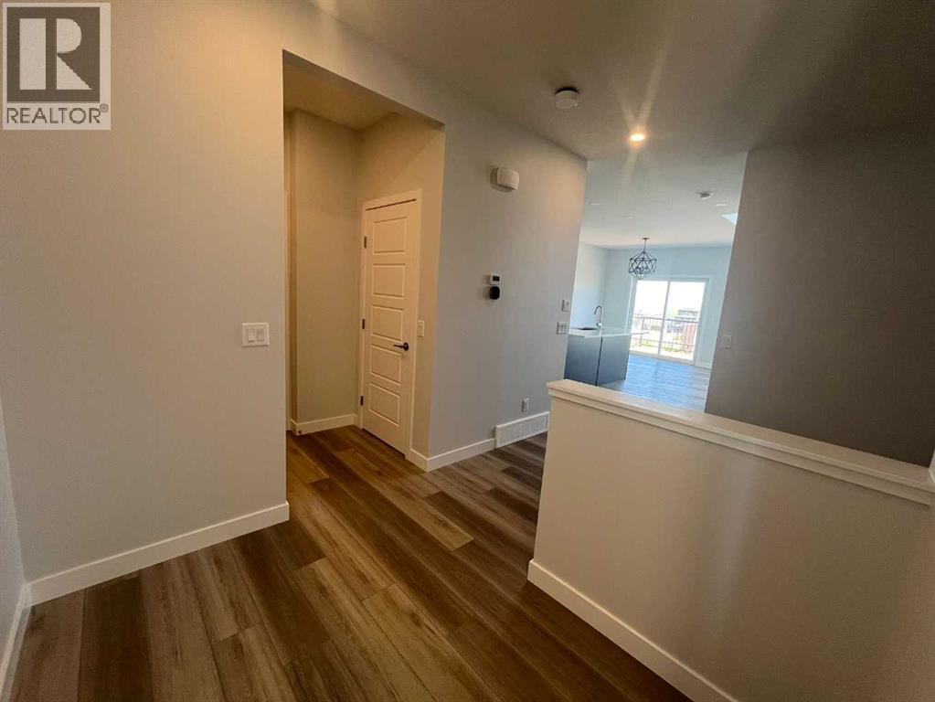 Single Family House for Sale in  Edith Road NW Glacier Ridge Calgary 