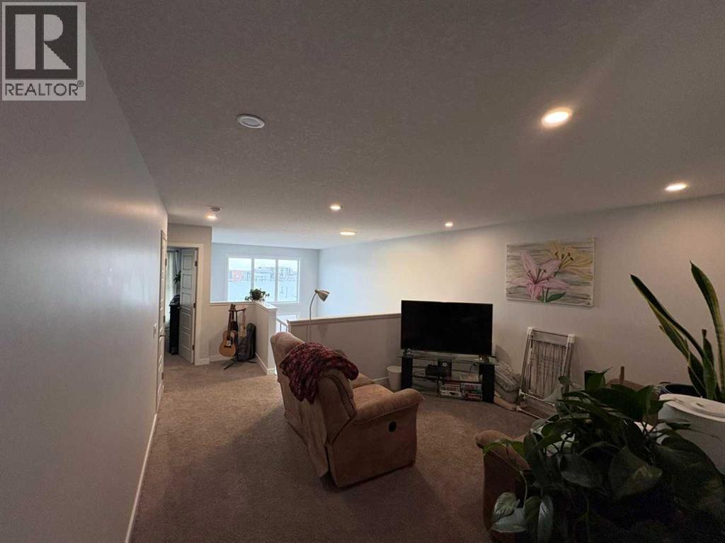 Single Family House for Sale in  Edith Road NW Glacier Ridge Calgary 