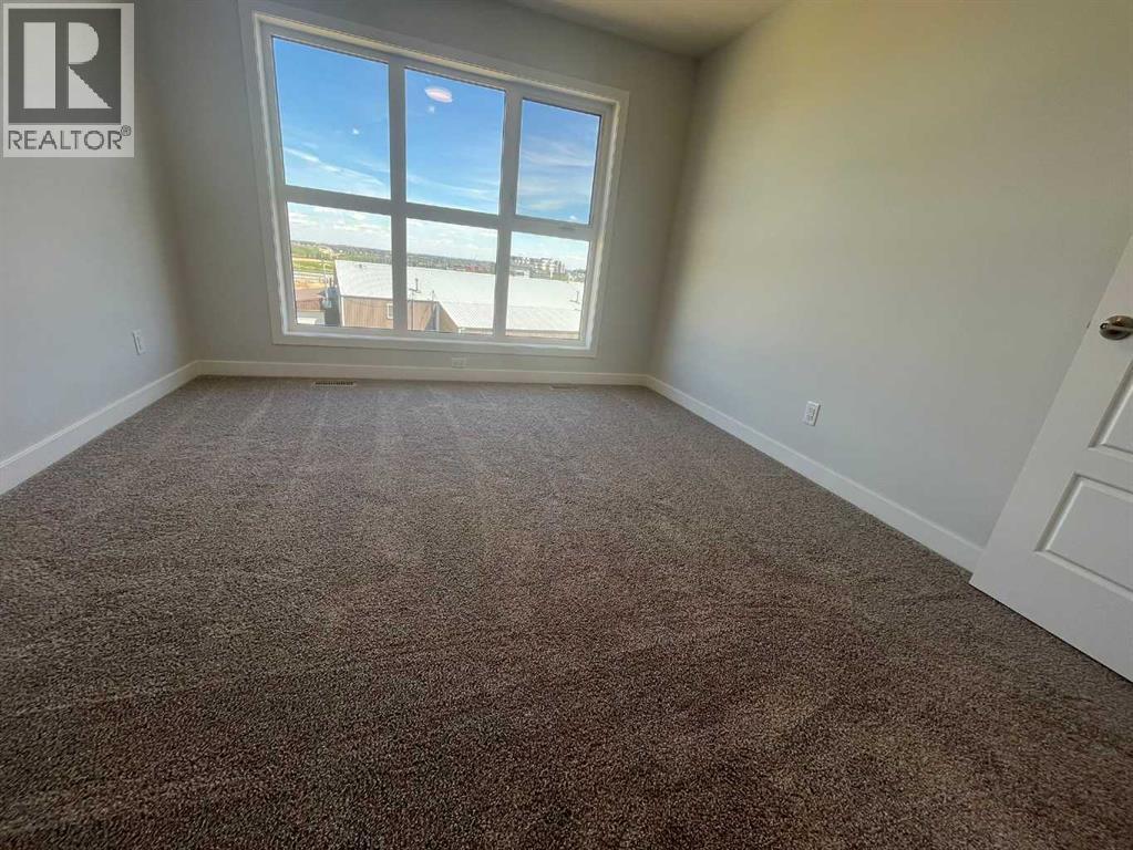 Single Family House for Sale in  Edith Road NW Glacier Ridge Calgary 