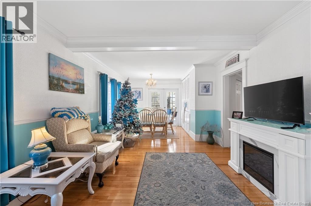 15 Queen E Street - 14