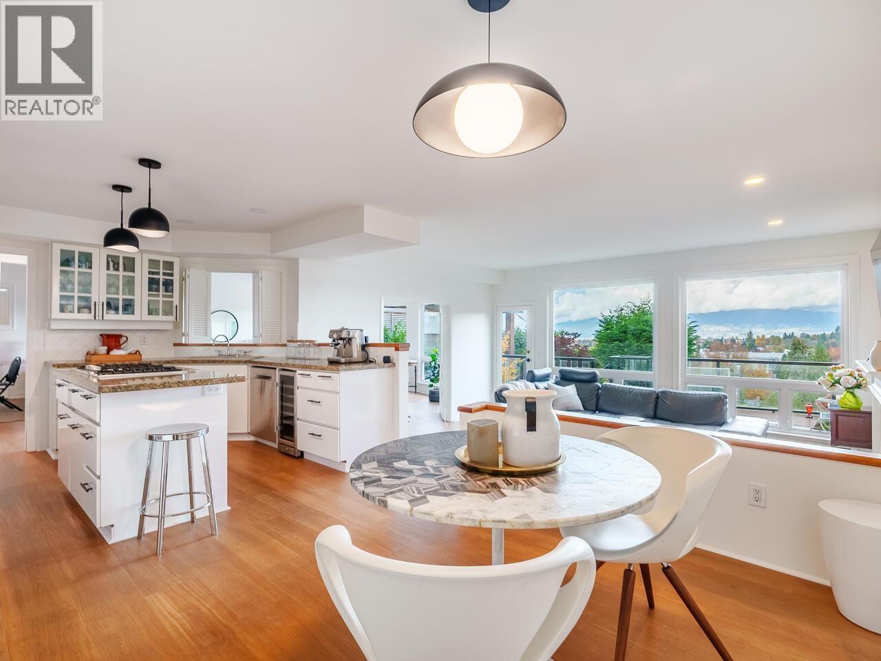 1987 W 35TH AVENUE, Vancouver