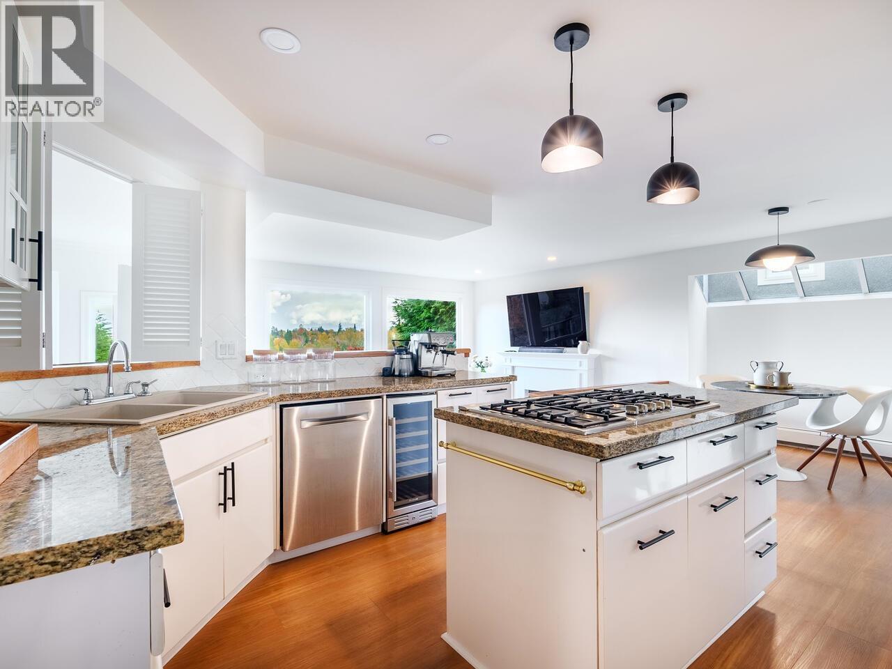 1987 W 35TH AVENUE, Vancouver